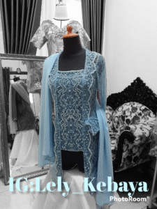 lely kebaya